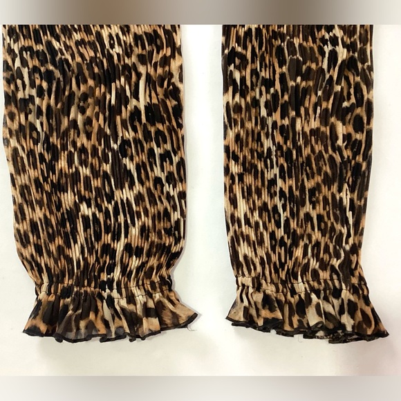 NWT-Express- all over crystal pleated blouse -size L - Picture 8 of 8